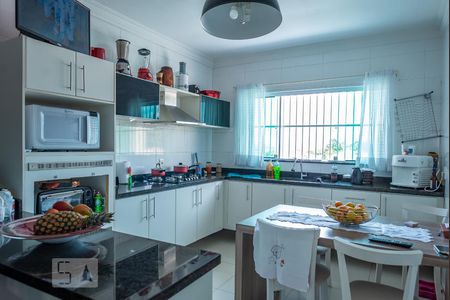 Casa à venda com 260m², 3 quartos e 5 vagas Casa à venda com 260m², 3 quartos e 5 vagasCozinha