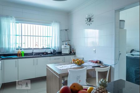 Casa à venda com 260m², 3 quartos e 5 vagas Casa à venda com 260m², 3 quartos e 5 vagasCozinha