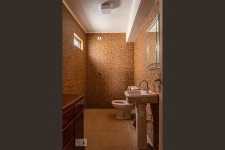 Casa à venda com 260m², 3 quartos e 5 vagas Casa à venda com 260m², 3 quartos e 5 vagasBanheiro de Serviço