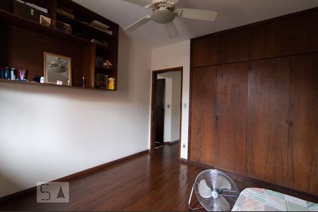 Casa à venda com 344m², 4 quartos e 3 vagasQuarto 2