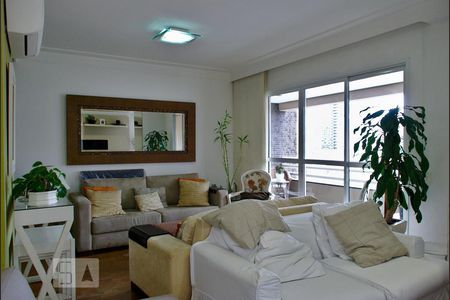 Sala de apartamento para alugar com 3 quartos, 137m² em Vila Olímpia, São Paulo