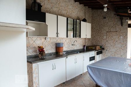 Casa à venda com 200m², 3 quartos e 4 vagasVaranda gourmet