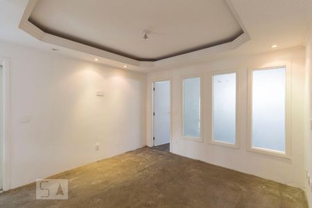 Casa à venda com 400m², 4 quartos e 5 vagasSala do piso superior