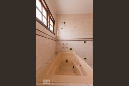 Casa à venda com 400m², 4 quartos e 5 vagasSuíte - Quartos 1 e 2