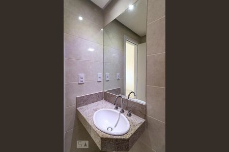 Apartamento à venda com 115m², 3 quartos e 2 vagas Apartamento à venda com 115m², 3 quartos e 2 vagasBanheiro da Suíte