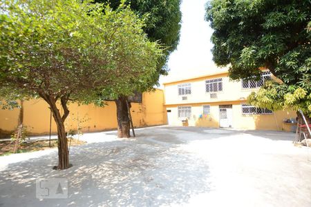 Apartamento para alugar com 700m², 3 quartos e 2 vagasQuintal