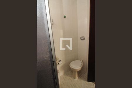 Banheiro de apartamento à venda com 1 quarto, 27m² em Jardim Botânico, Porto Alegre
