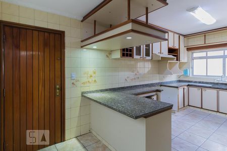 Casa à venda com 198m², 3 quartos e 4 vagas Casa à venda com 198m², 3 quartos e 4 vagasCozinha