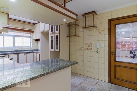 Casa à venda com 198m², 3 quartos e 4 vagas Casa à venda com 198m², 3 quartos e 4 vagasCozinha