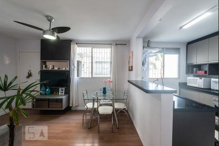 Sala de apartamento para alugar com 2 quartos, 60m² em Roçado, São José