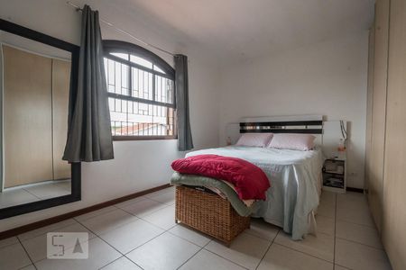 Casa à venda com 200m², 4 quartos e 2 vagas Casa à venda com 200m², 4 quartos e 2 vagasSuíte
