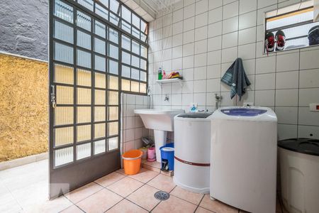 Casa à venda com 200m², 4 quartos e 2 vagas Casa à venda com 200m², 4 quartos e 2 vagasÁrea de Serviço