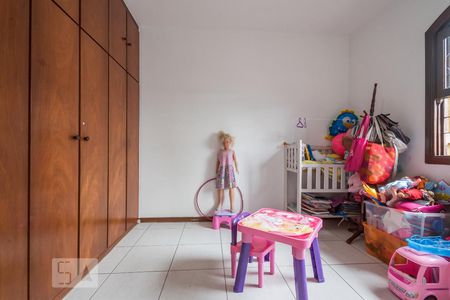Casa à venda com 200m², 4 quartos e 2 vagas Casa à venda com 200m², 4 quartos e 2 vagasQuarto 2