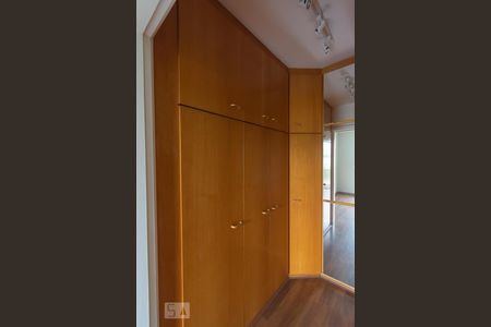 Apartamento para alugar com 178m², 3 quartos e 3 vagas Apartamento para alugar com 178m², 3 quartos e 3 vagasCloset Suíte 3