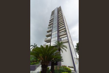 Apartamento para alugar com 178m², 3 quartos e 3 vagas Apartamento para alugar com 178m², 3 quartos e 3 vagasFachada