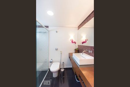 Apartamento à venda com 110m², 2 quartos e 1 vaga Apartamento à venda com 110m², 2 quartos e 1 vagaBanheiro Suite