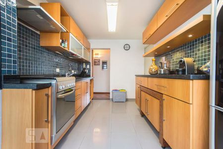 Apartamento à venda com 110m², 2 quartos e 1 vaga Apartamento à venda com 110m², 2 quartos e 1 vagaCozinha