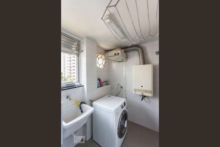 Apartamento à venda com 110m², 2 quartos e 1 vaga Apartamento à venda com 110m², 2 quartos e 1 vagaArea de serviço