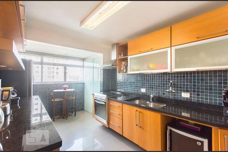 Apartamento à venda com 110m², 2 quartos e 1 vaga Apartamento à venda com 110m², 2 quartos e 1 vagaCozinha