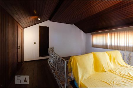 Casa à venda com 250m², 4 quartos e 2 vagas Casa à venda com 250m², 4 quartos e 2 vagasMezanino no 4º pavimento