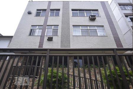 Apartamento para alugar com 98m², 2 quartos e 1 vagaFachada e portaria