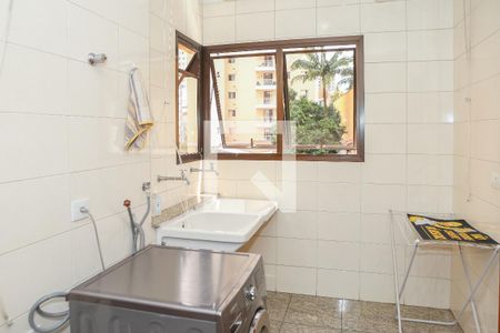 Apartamento à venda com 236m², 4 quartos e 7 vagas Apartamento à venda com 236m², 4 quartos e 7 vagasÁrea de Serviço