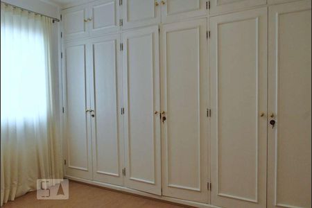 Apartamento à venda com 145m², 4 quartos e 3 vagas Apartamento à venda com 145m², 4 quartos e 3 vagasSuite