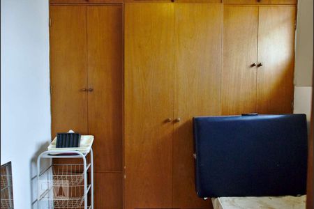 Apartamento à venda com 145m², 4 quartos e 3 vagas Apartamento à venda com 145m², 4 quartos e 3 vagasQuarto de Serviço