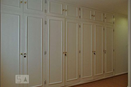 Apartamento à venda com 145m², 4 quartos e 3 vagas Apartamento à venda com 145m², 4 quartos e 3 vagasSuite