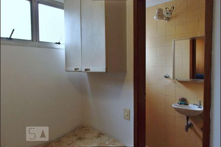 Apartamento à venda com 145m², 4 quartos e 3 vagas Apartamento à venda com 145m², 4 quartos e 3 vagasQuarto de Serviço