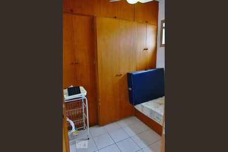 Apartamento à venda com 145m², 4 quartos e 3 vagas Apartamento à venda com 145m², 4 quartos e 3 vagasQuarto de Serviço