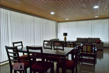 Apartamento à venda com 145m², 4 quartos e 3 vagas Apartamento à venda com 145m², 4 quartos e 3 vagasSalão de Festas