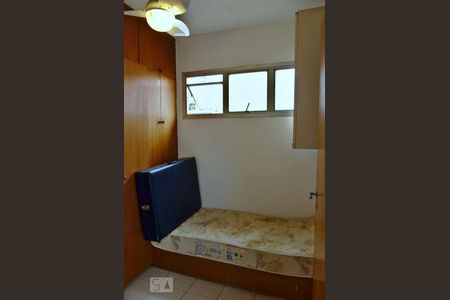 Apartamento à venda com 145m², 4 quartos e 3 vagas Apartamento à venda com 145m², 4 quartos e 3 vagasQuarto de Serviço