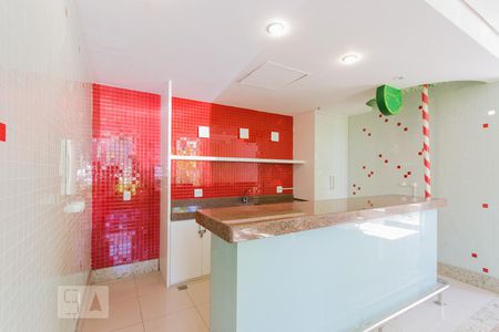 Apartamento à venda com 68m², 2 quartos e 1 vagaLanchonete