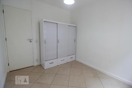 Quarto de apartamento para alugar com 2 quartos, 65m² em Recreio dos Bandeirantes, Rio de Janeiro