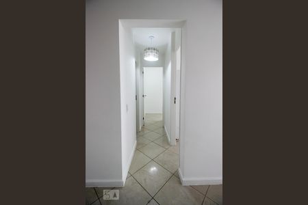 Corredor de apartamento para alugar com 2 quartos, 65m² em Recreio dos Bandeirantes, Rio de Janeiro