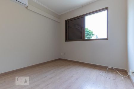 Quarto de apartamento à venda com 1 quarto, 50m² em Cambuí, Campinas