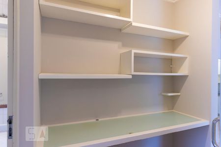 Hall do quarto de apartamento à venda com 1 quarto, 50m² em Cambuí, Campinas