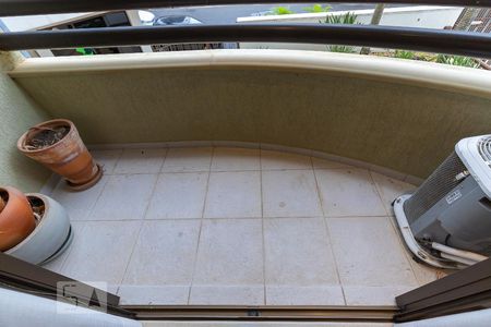 Sacada de apartamento à venda com 1 quarto, 50m² em Cambuí, Campinas