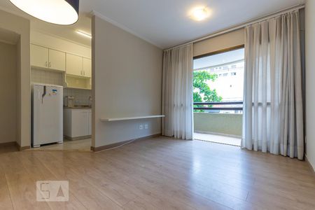 Sala de apartamento à venda com 1 quarto, 50m² em Cambuí, Campinas