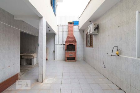 Casa à venda com 147m², 3 quartos e 4 vagasQuintal