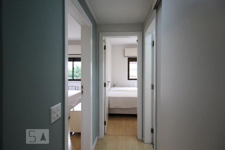 Corredor de apartamento para alugar com 2 quartos, 79m² em Itaim Bibi, São Paulo