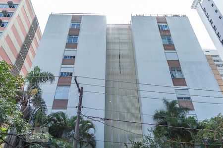 Apartamento para alugar com 68m², 2 quartos e 1 vagaFachada