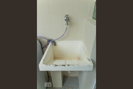 Apartamento para alugar com 68m², 2 quartos e 1 vagaÁrea de serviço