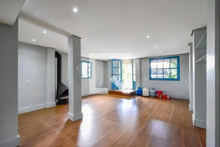 Sala de casa à venda com 2 quartos, 163m² em Medianeira, Porto Alegre