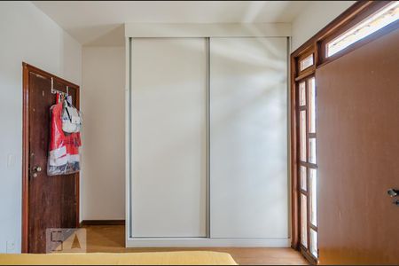 Casa para alugar com 427m², 6 quartos e 6 vagasQuarto 2