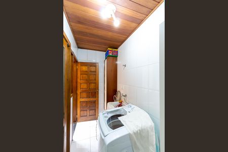 Casa à venda com 240m², 3 quartos e 2 vagas Casa à venda com 240m², 3 quartos e 2 vagasÁrea de serviço