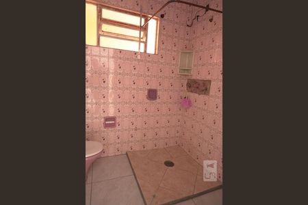 Casa à venda com 140m², 5 quartos e 3 vagasBanheiro 1