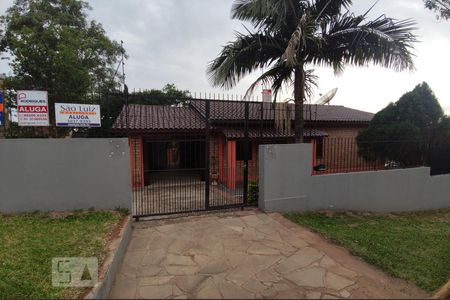 Casa à venda com 150m², 3 quartos e 1 vaga Casa à venda com 150m², 3 quartos e 1 vagaFachada