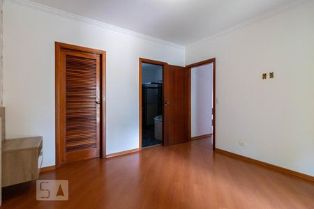 Casa de condomínio à venda com 600m², 4 quartos e 6 vagas Casa de condomínio à venda com 600m², 4 quartos e 6 vagasSuíte 1